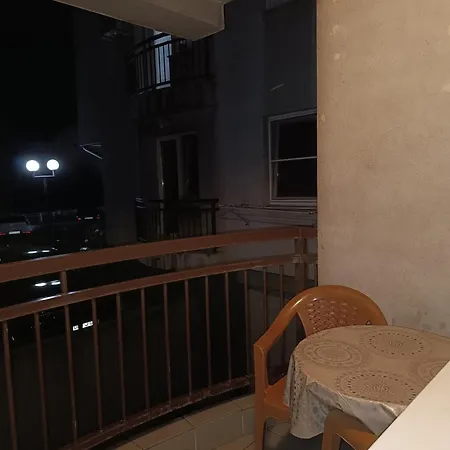 Stan U Centru Bijeljine, 38m2, Luksuzno Opremljen, Internet, Kablovska, Klima *