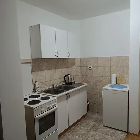 Apartment Stan U Centru Bijeljine, 38m2, Luksuzno Opremljen, Internet, Kablovska, Klima *