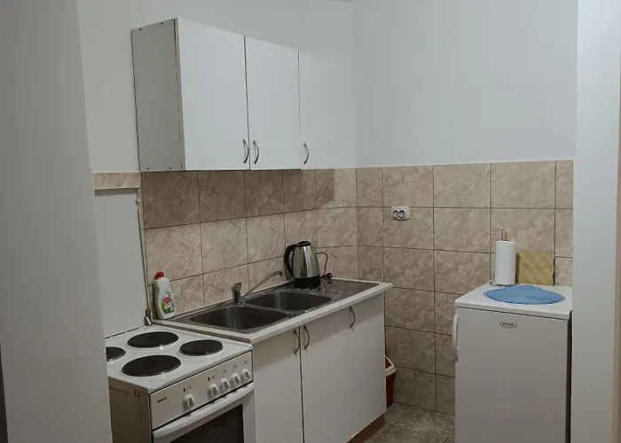 شقة Stan U Centru Bijeljine, 38m2, Luksuzno Opremljen, Internet, Kablovska, Klima *